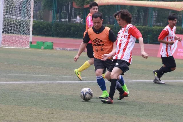 上海赛第10日德约科维奇进4强 樊振东大战费德勒